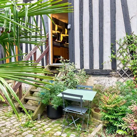 Holiday home Bob Surprenante Maison Avec Parking En Centre