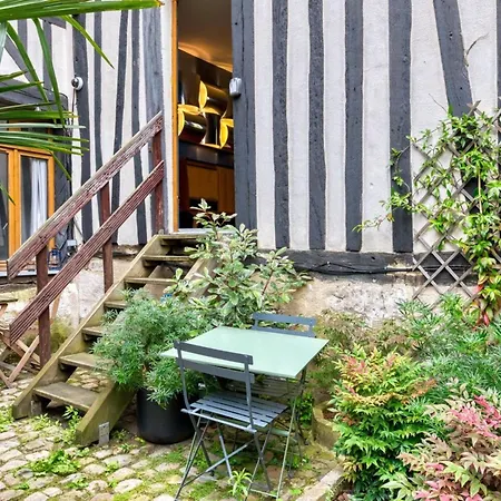 Holiday home Bob Surprenante Maison Avec Parking En Centre *